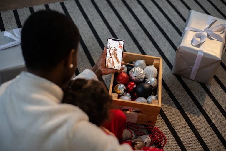 Что подарить родным