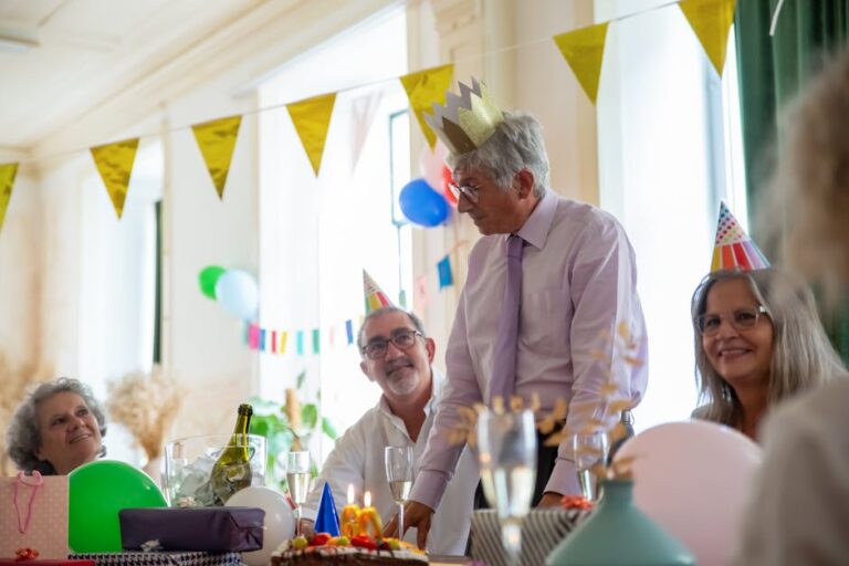 Что подарить маме на 55