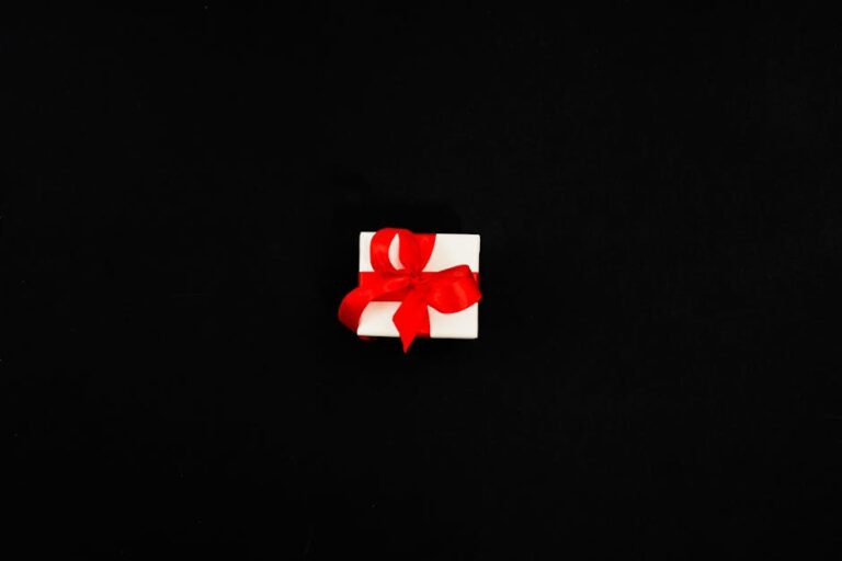 Подарок девушке на день