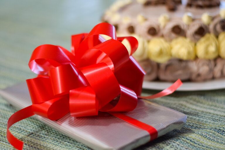 Какие можно новогодние подарки